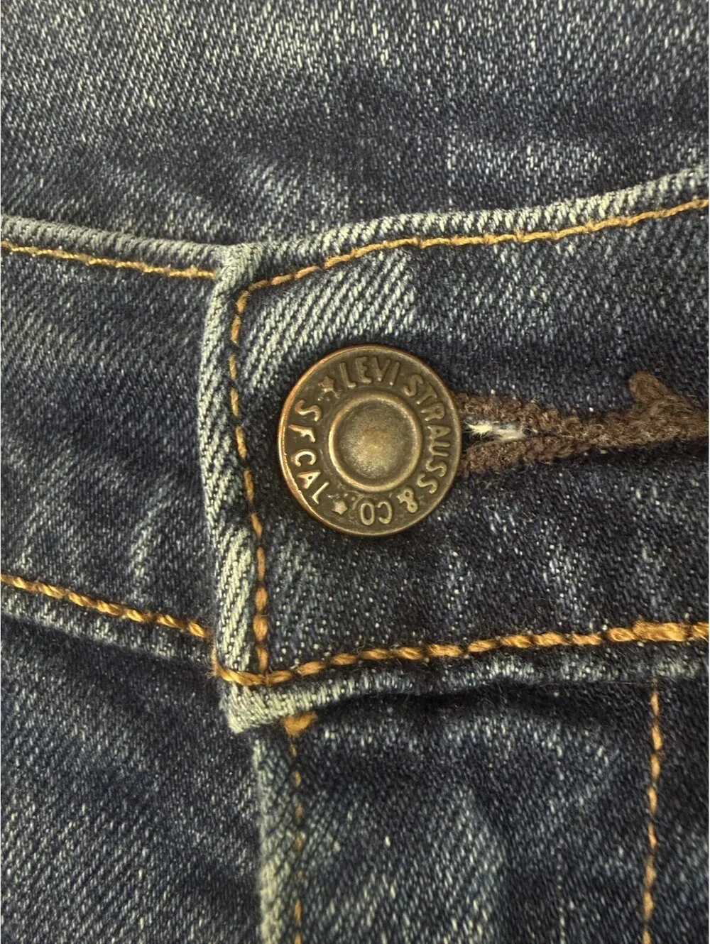 Levis dark has